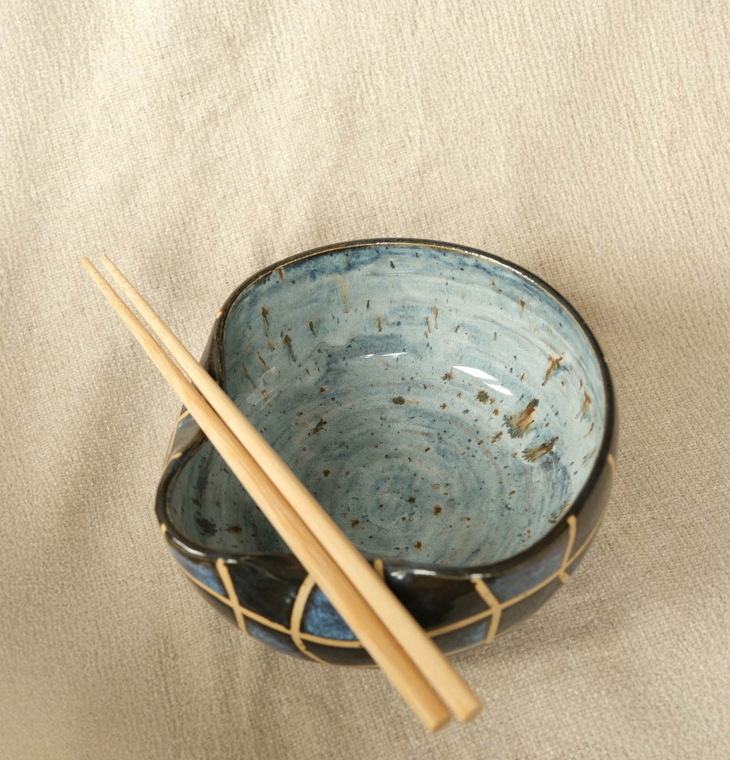 Wavy Grid Ramen Bowl - Shades of Blue