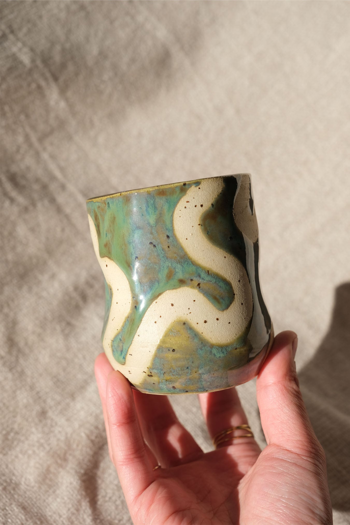 Dimple Swirl Cup - Iridescent Green