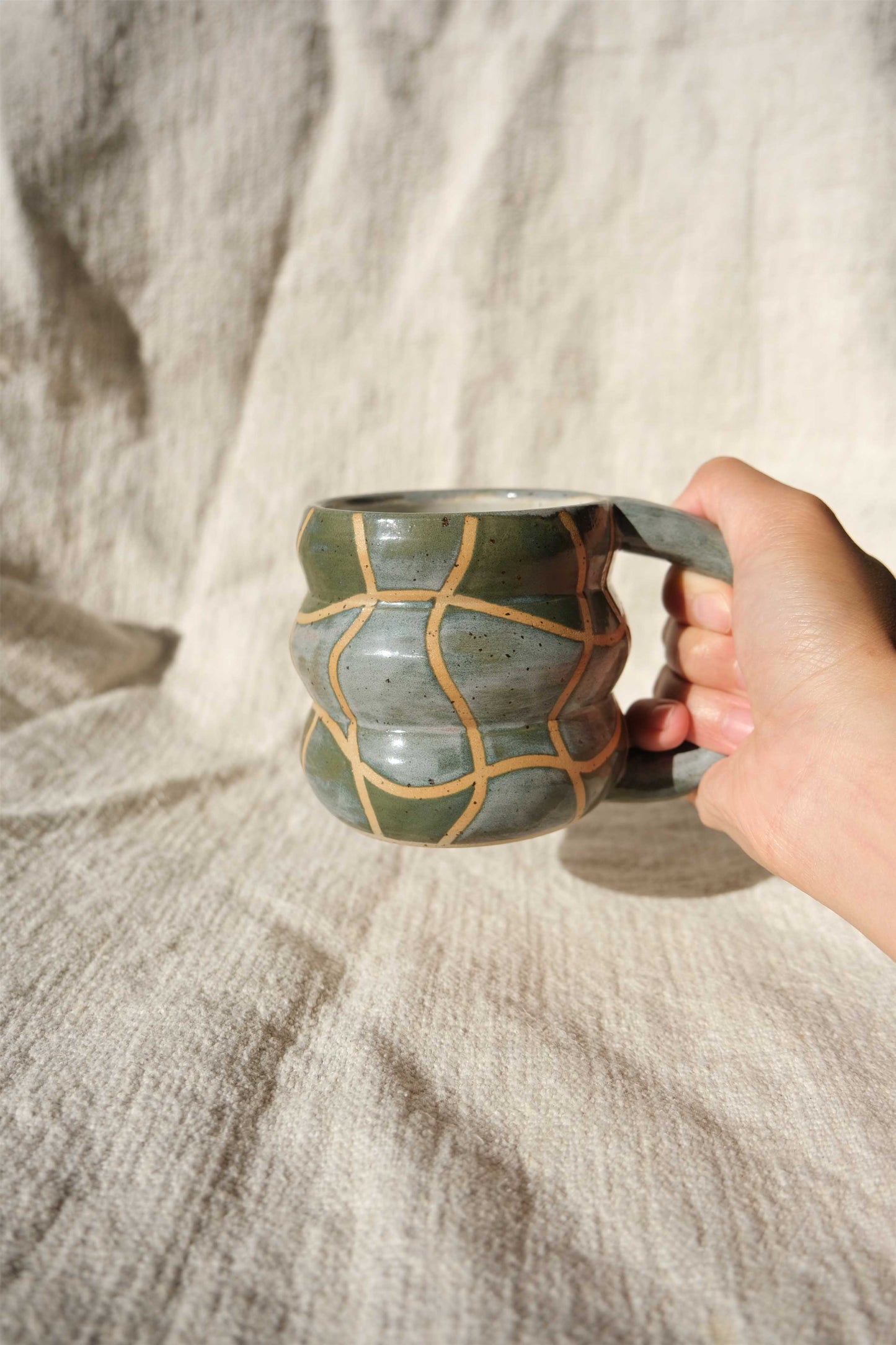 Wavy Grid Bubble Mug - Cloudy Blue & Green