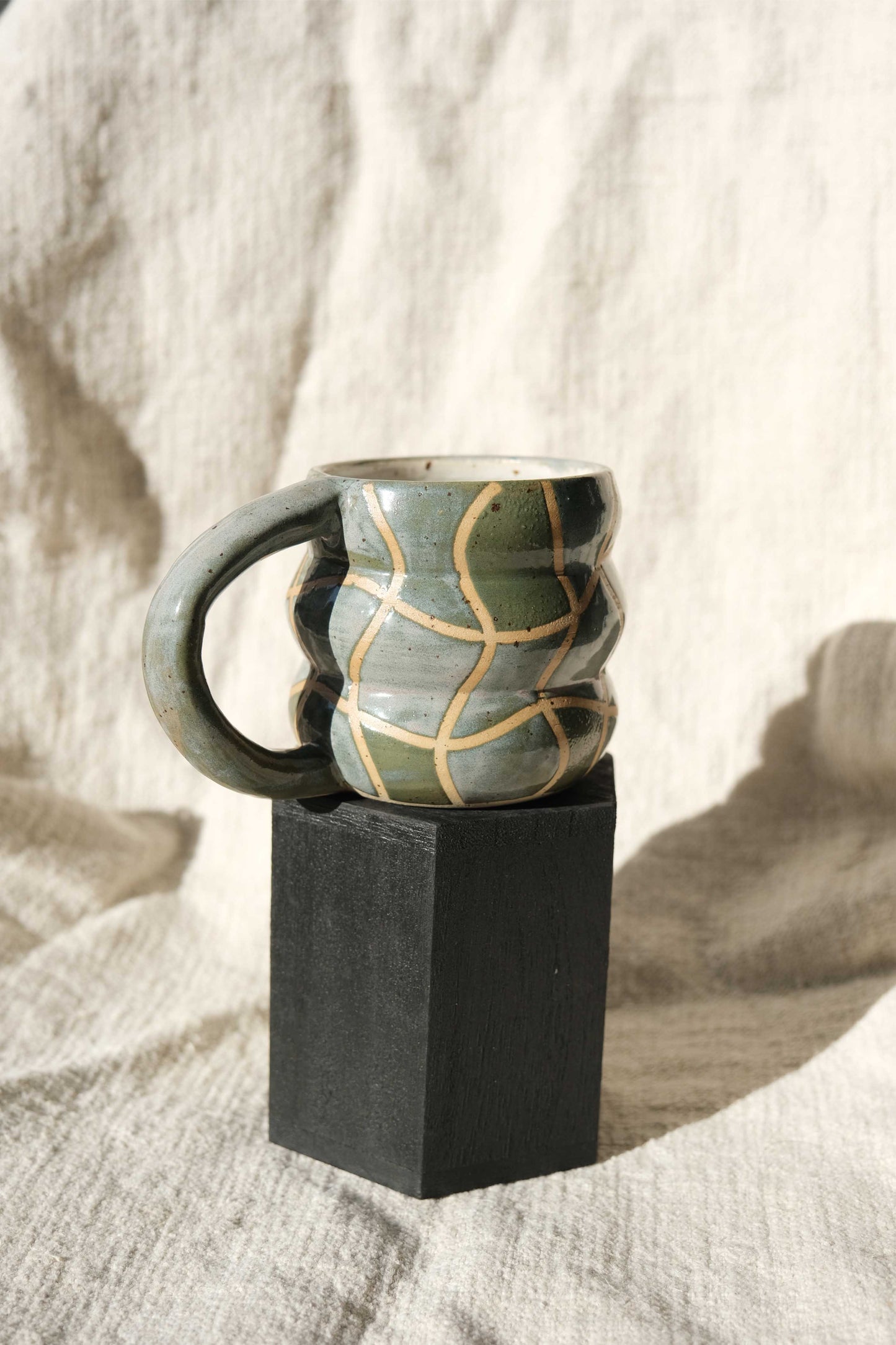 Wavy Grid Bubble Mug - Cloudy Blue & Green