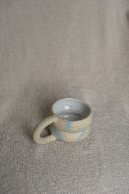 Small Swirly Bubble Mug – Light Blue & Natural