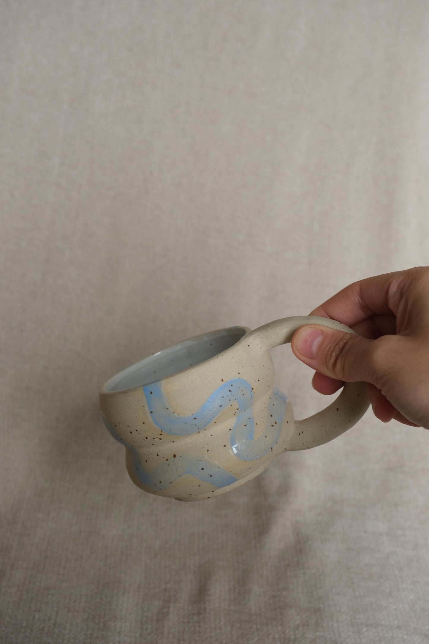 Small Swirly Bubble Mug – Light Blue & Natural