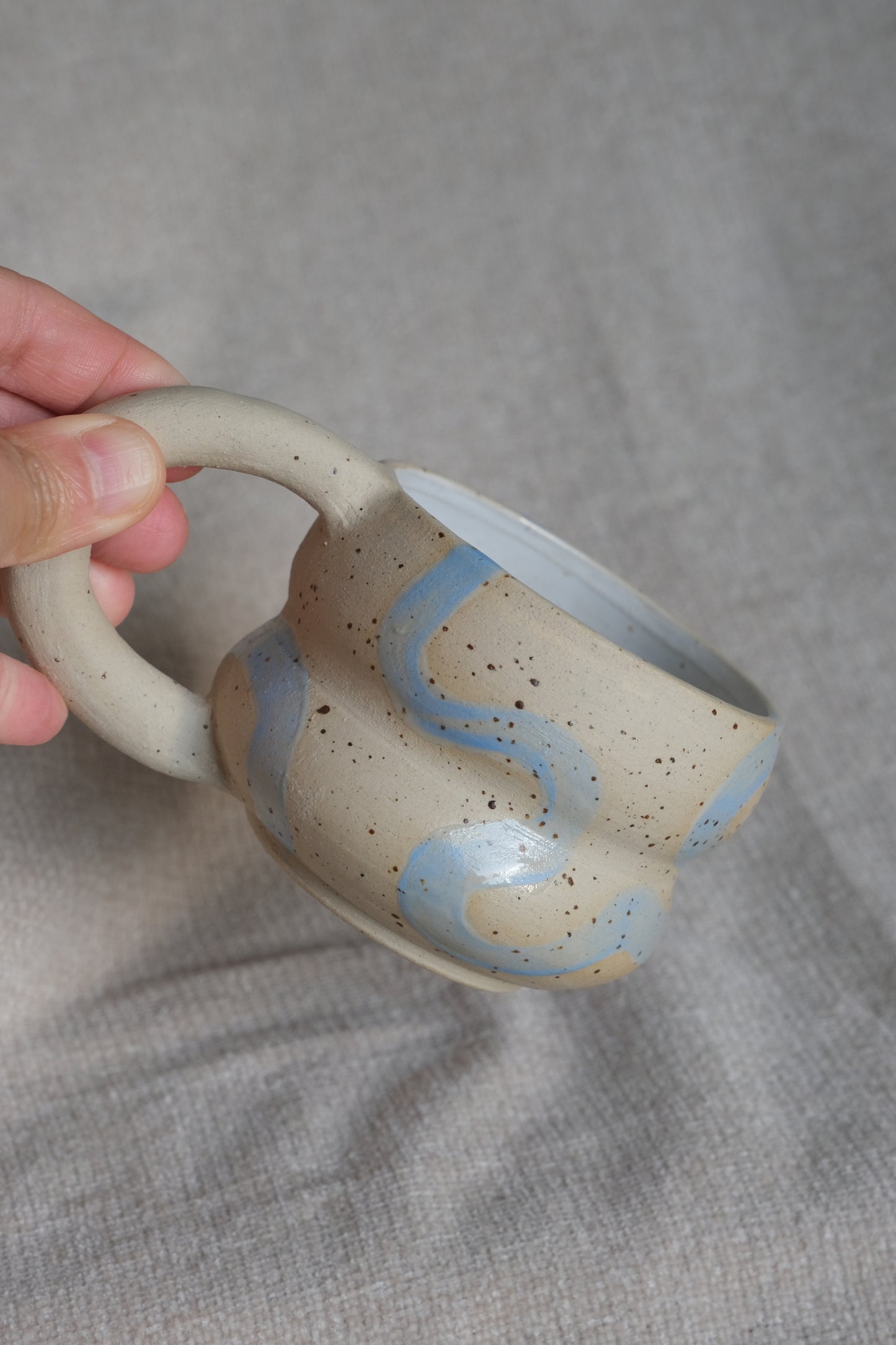 Small Swirly Bubble Mug – Light Blue & Natural