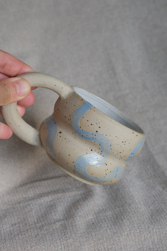 Small Swirly Bubble Mug – Light Blue & Natural