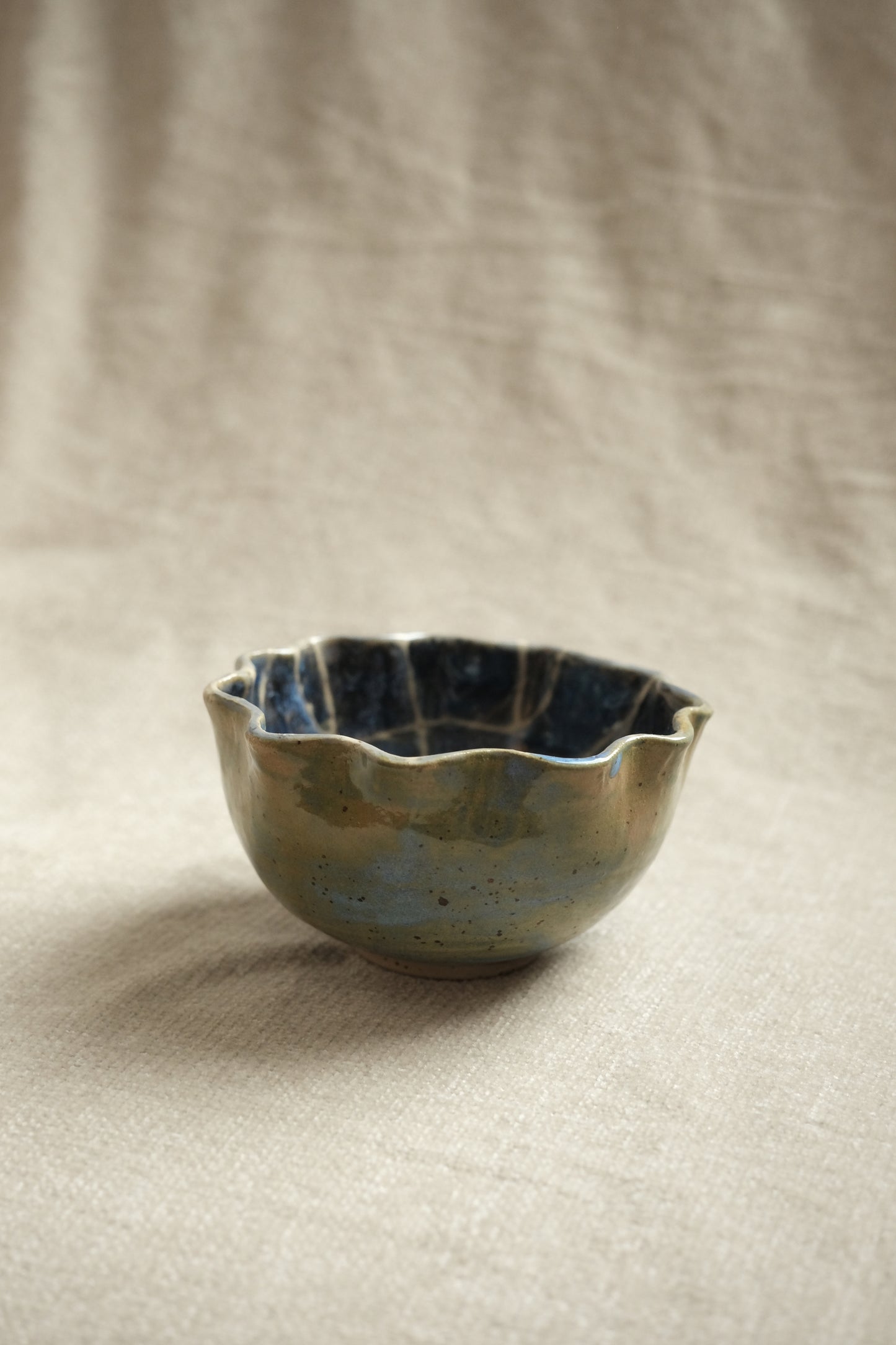 Snack Bowl – Petal Edge & Wavy Indigo Grid