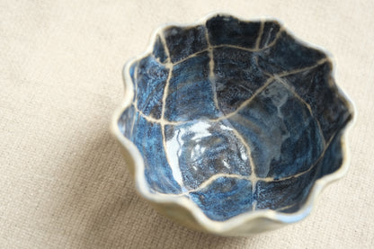 Snack Bowl – Petal Edge & Wavy Indigo Grid